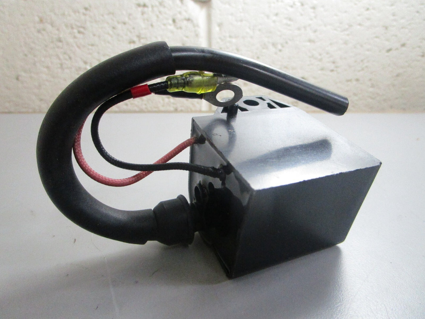 *NEW OEM* 0810 OMC Johnson Evinrude Unit & Coil 5030220