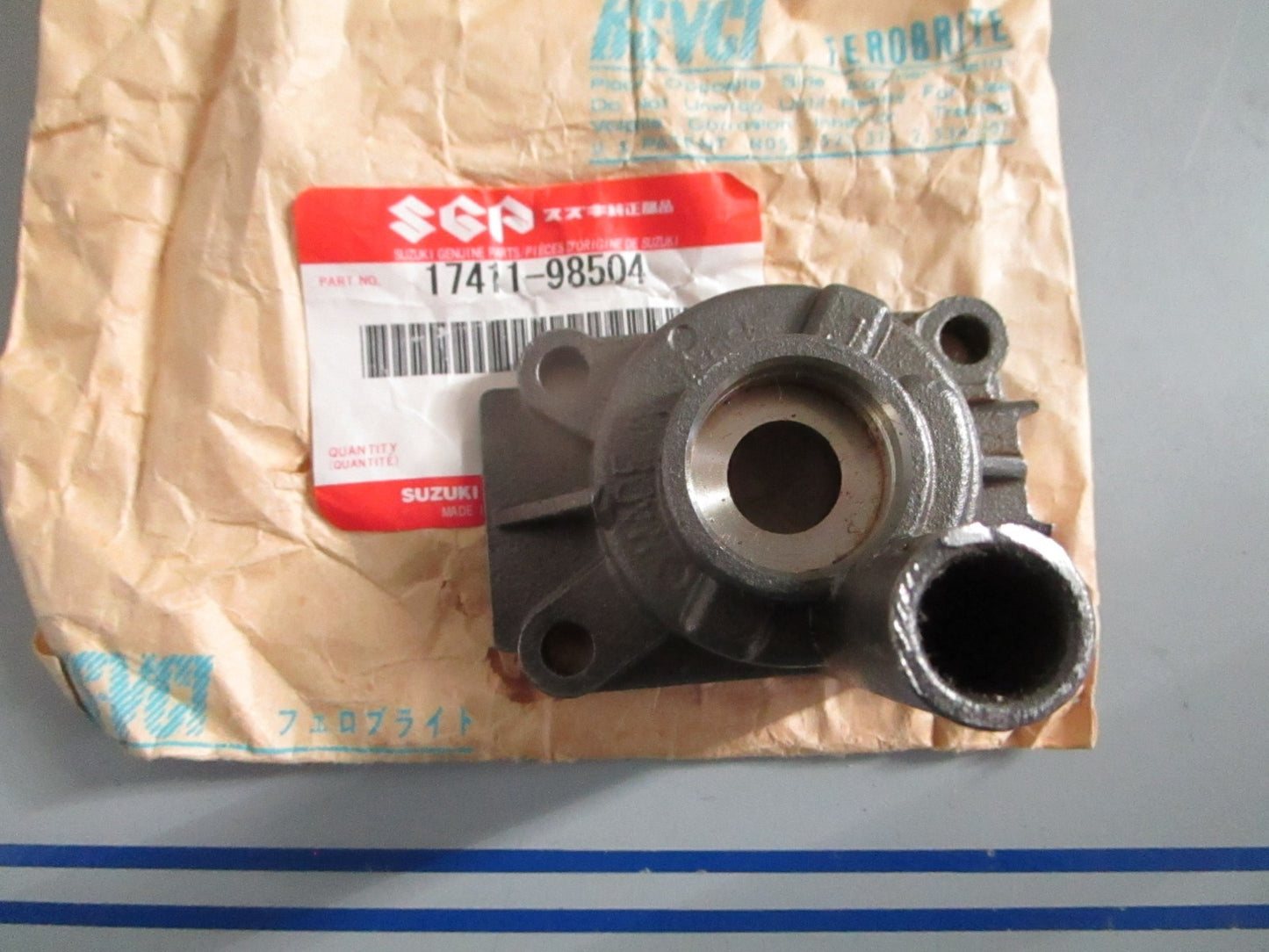 NEW OEM 17411-98504 Suzuki Water Pump Case 0820