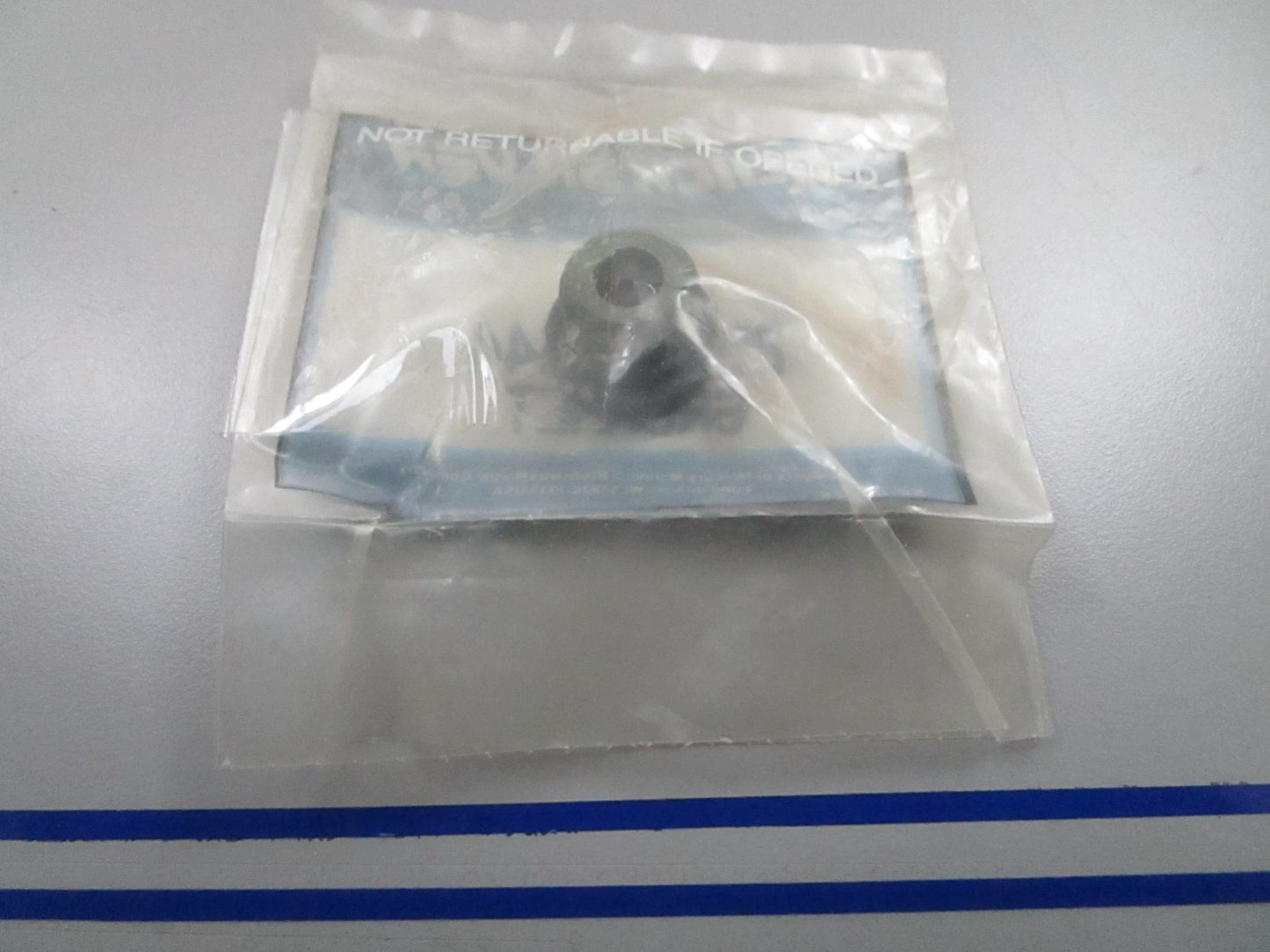 *NEW OEM* 0810 Mercury Quicksilver Grommet 25-813644