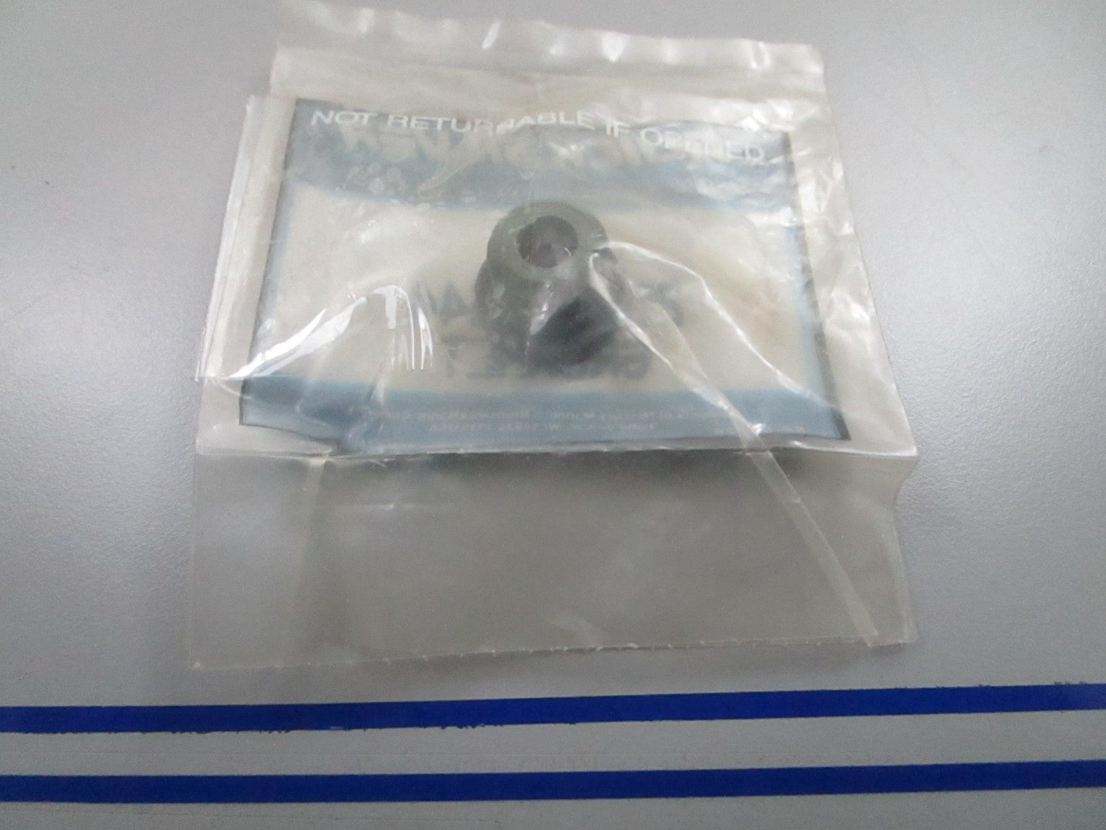 *NEW OEM* 0810 Mercury Quicksilver Grommet 25-813644