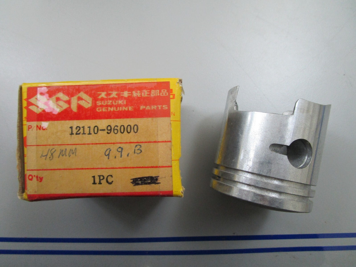 *NEW OEM* 0810 Suzuki Piston 12110-96000