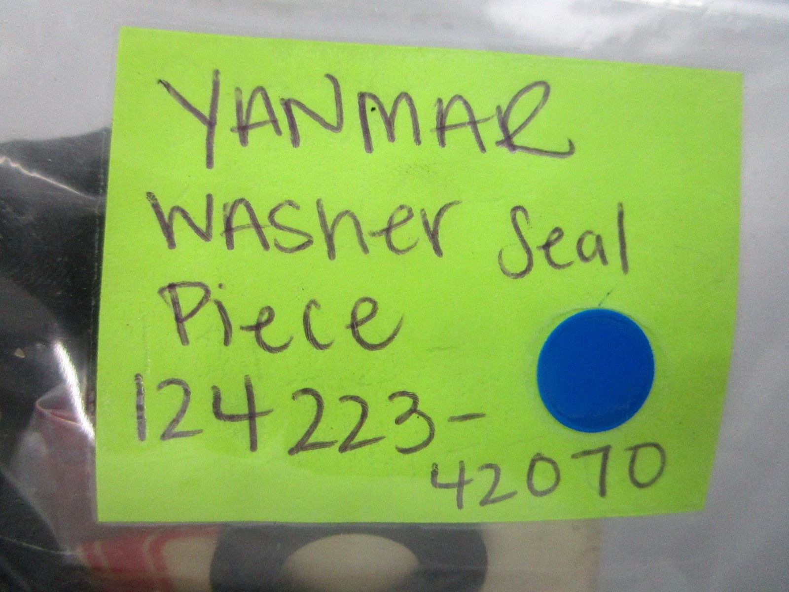 NEW OEM 124223-42070 Yamaha Washer Seal Piece 0810