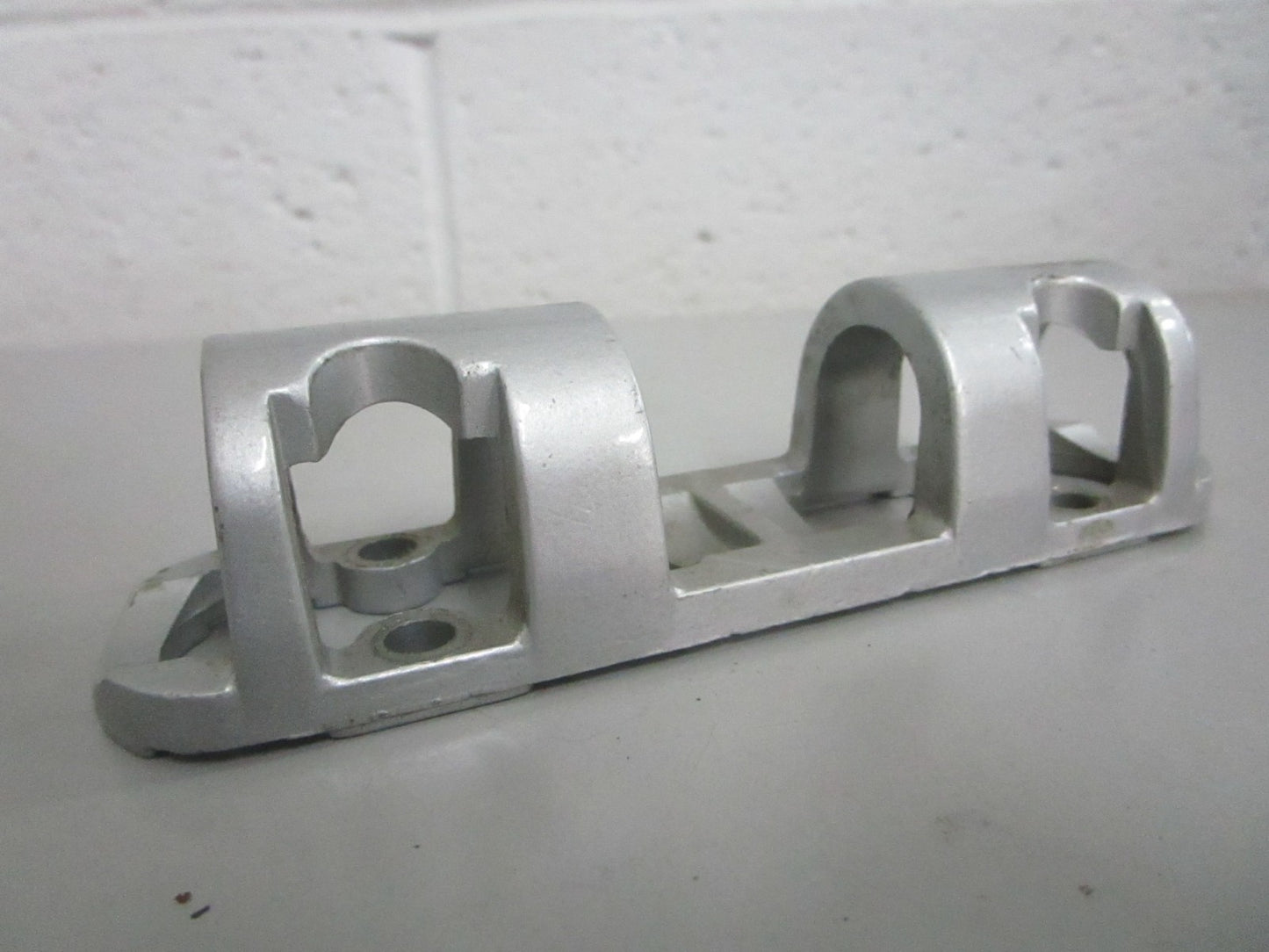 NEW OEM 126296 0126296 OMC Johnson Evinrude Steering Tube Bracket 0820