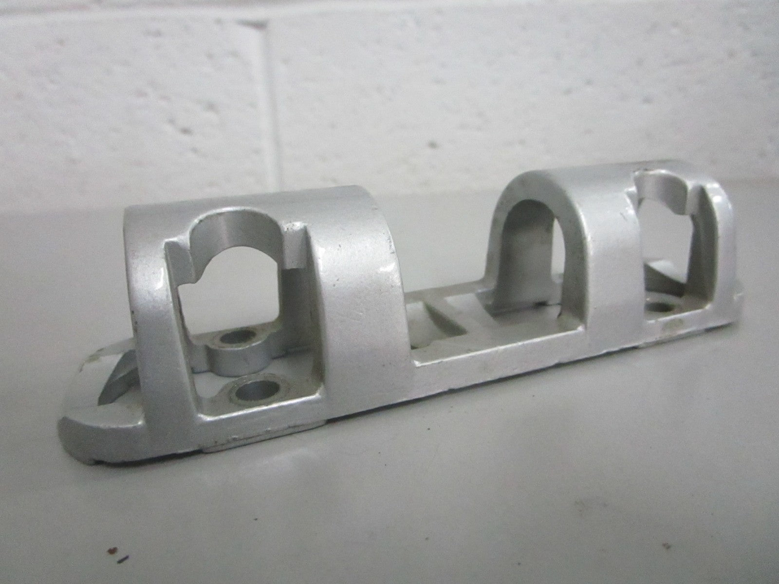 NEW OEM 126296 0126296 OMC Johnson Evinrude Steering Tube Bracket 0820