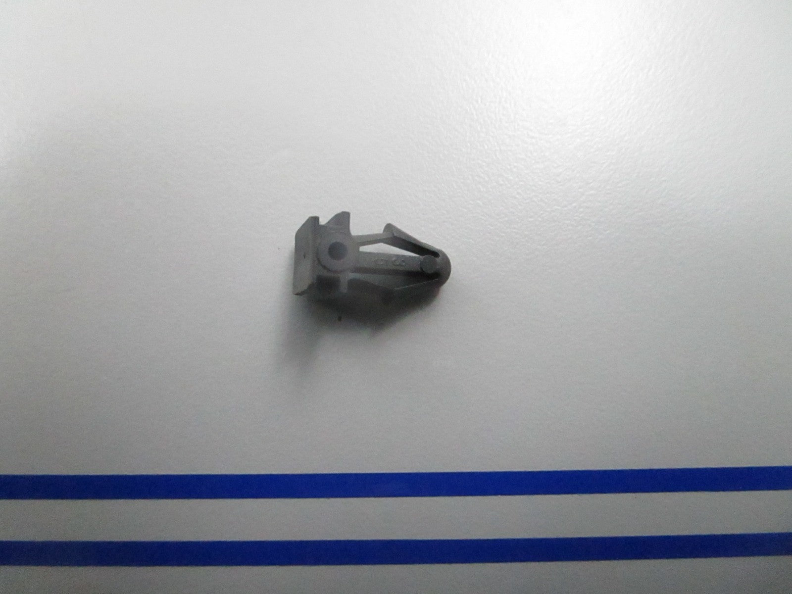 *NEW OEM* 0810 Mercury Quicksilver Clip 804352