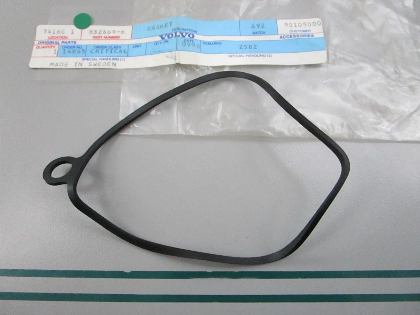 NEW OEM 832669-6 Volvo Penta Gasket 0810