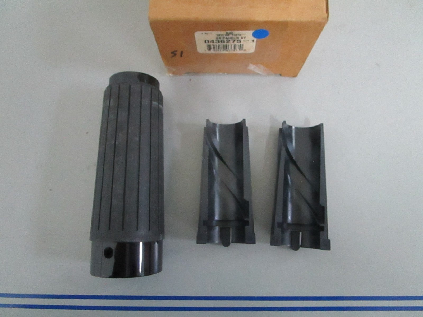 *NEW OEM* 0820 OMC Johnson Evinrude Grip & Helix Assy 436275 0436275