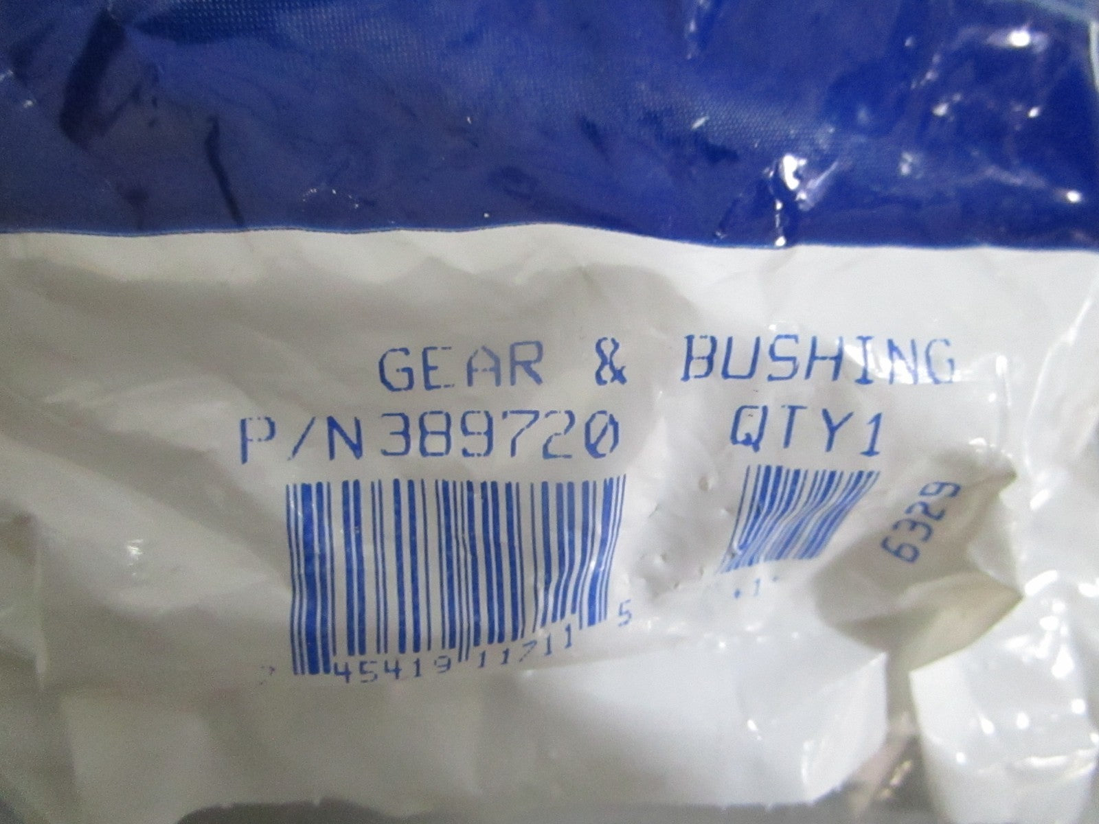 NEW OEM 389720 0389720 OMC Johnson Evinrude Gear & Bushing 0820