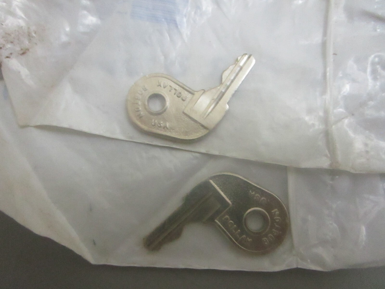 *NEW OEM* (LOT OF 2) 0810 OMC Johnson Evinrude 73 Series #16 Key 501781 0501781