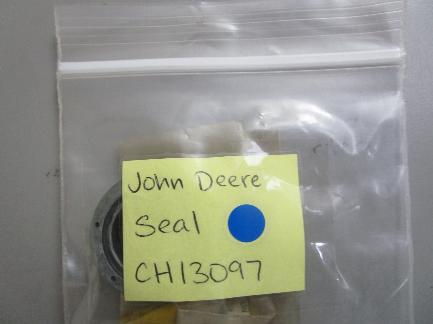 *NEW OEM* 0810 John Deere Seal CH13097