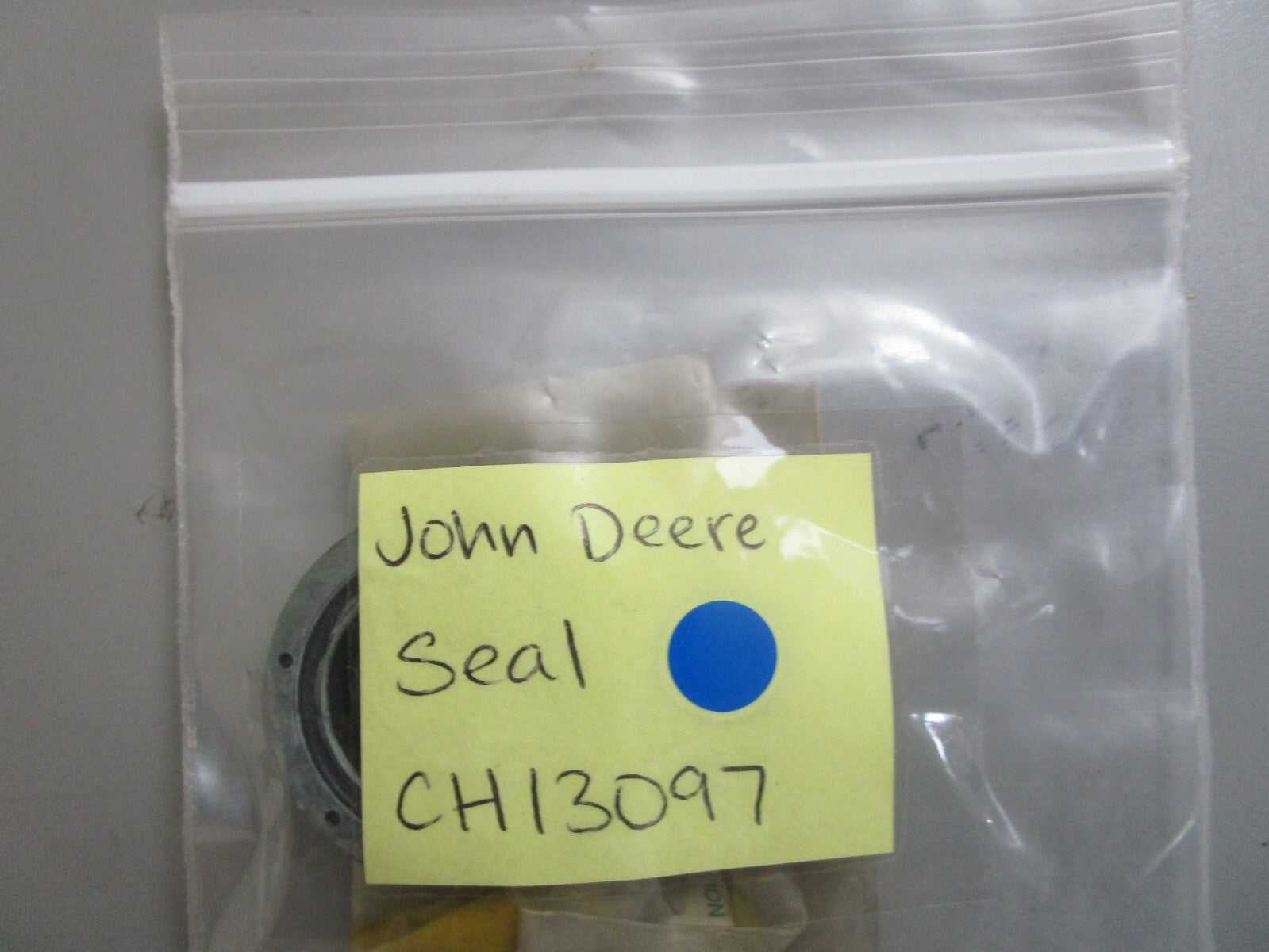 *NEW OEM* 0810 John Deere Seal CH13097