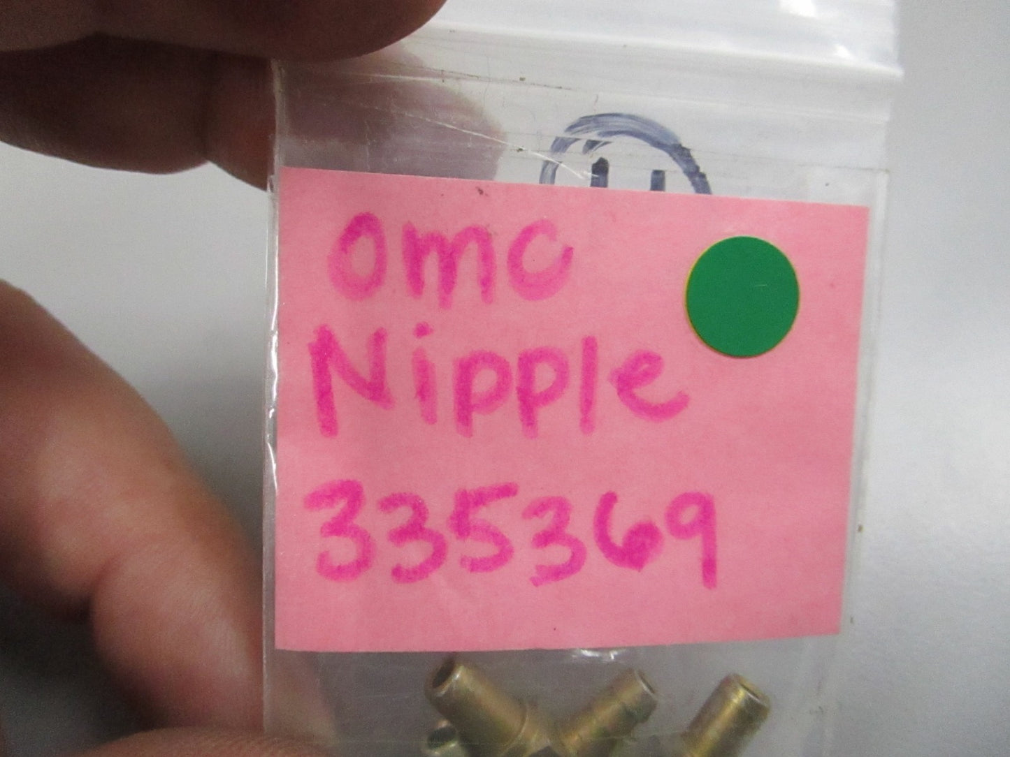 NEW OEM 335369 0335369 OMC Johnson Evinrude Nipple 0810