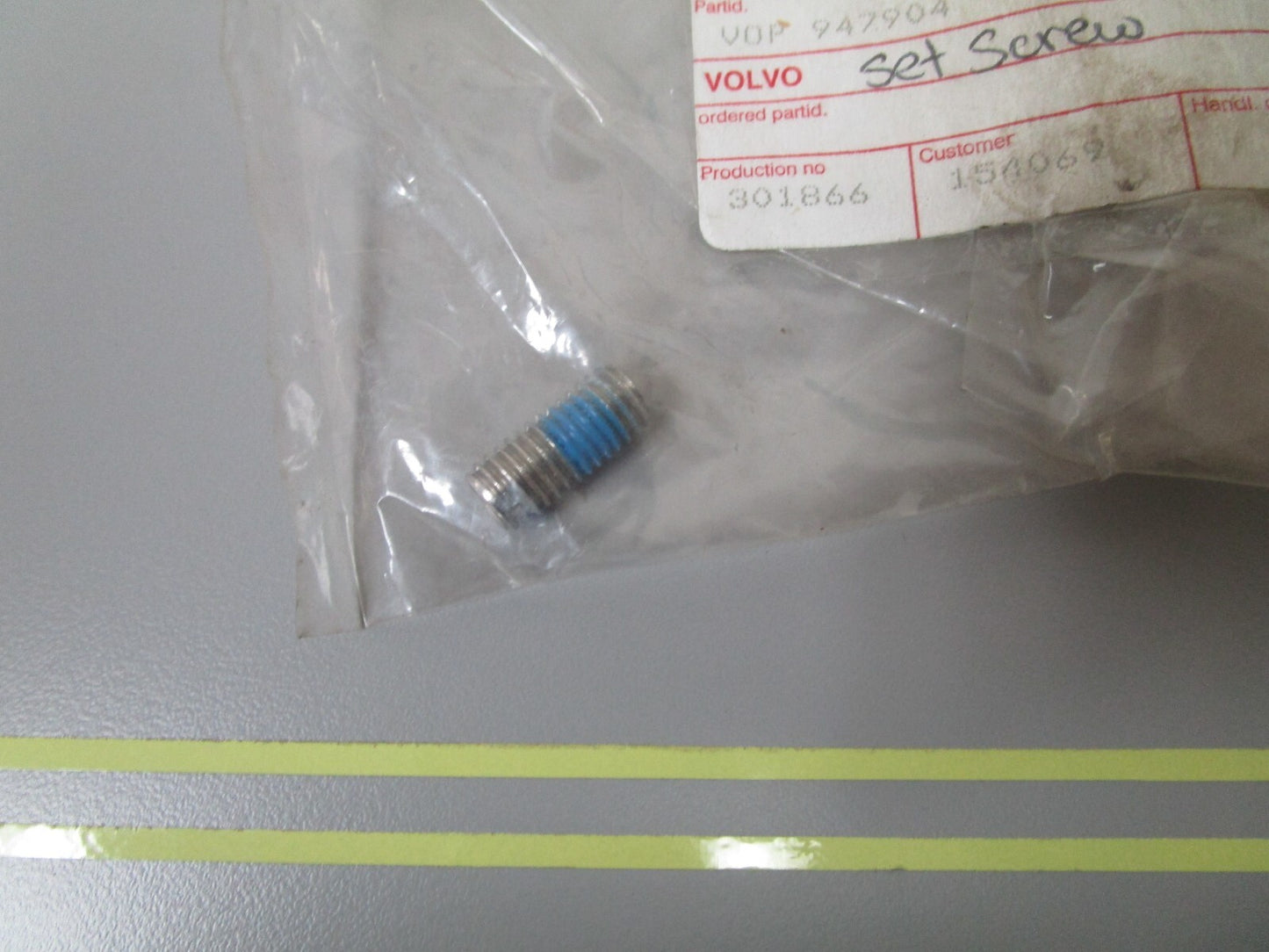 *NEW OEM* 0810 Volvo Penta Set Screw 947904