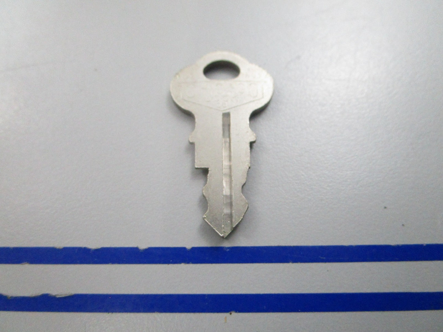 NEW OEM 501578 0501578 OMC Johnson Evinrude KF63 Ignition Key 0810