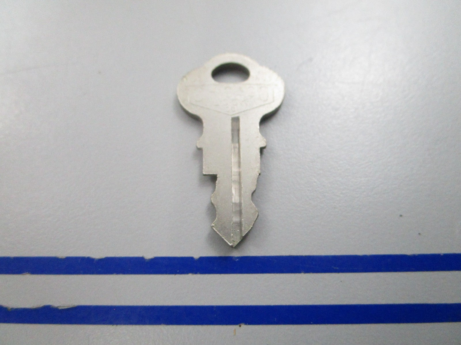 NEW OEM 501578 0501578 OMC Johnson Evinrude KF63 Ignition Key 0810