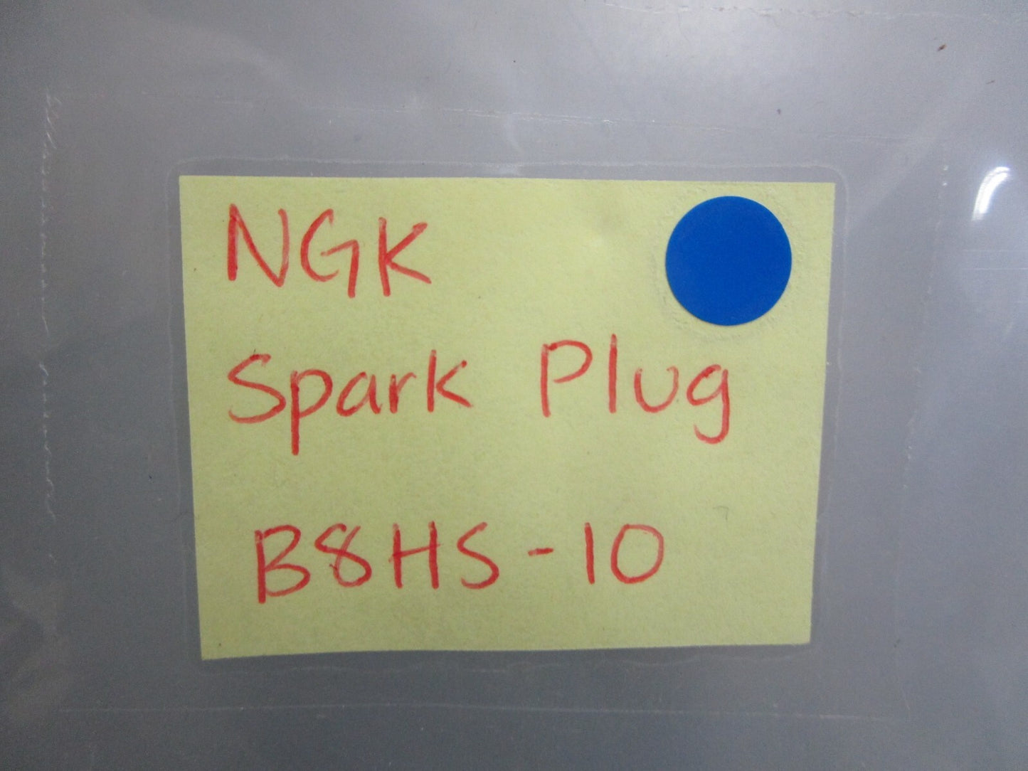 *NEW* (LOT OF 8) 0820 NGK Spark Plug B8HS-10