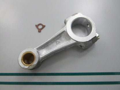 NEW OEM 388976 0388976 OMC Johnson Evinrude Connecting Rod 0810