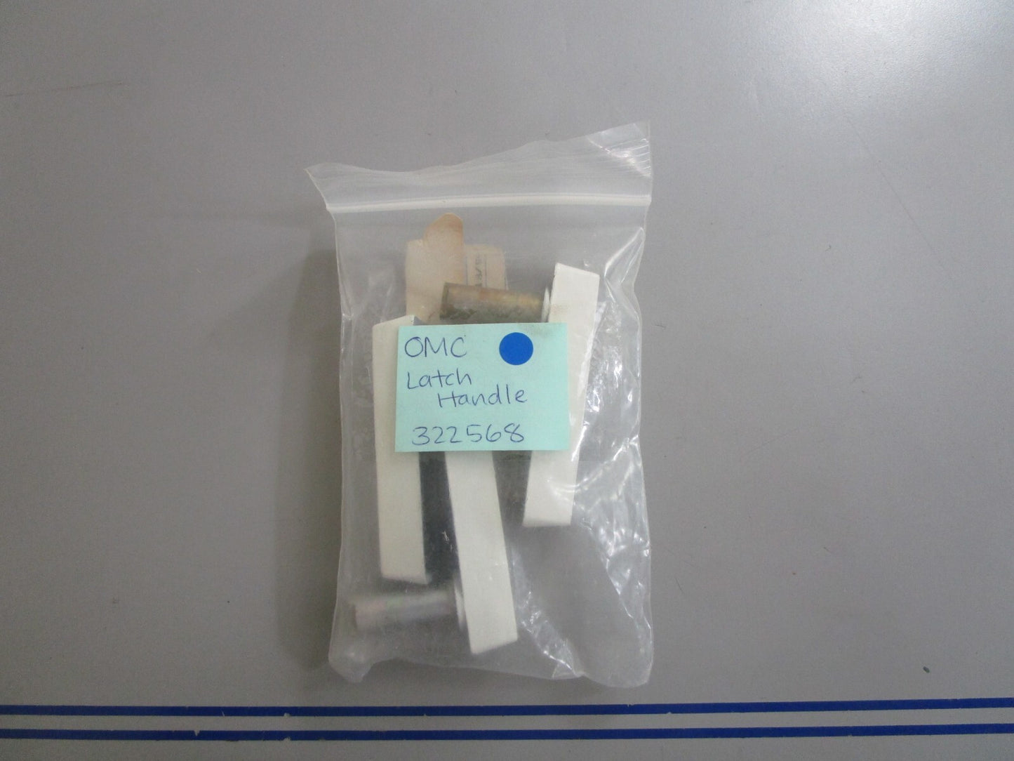 *NEW OEM* (LOT OF 3) 0810 OMC Johnson Evinrude Latch Handle 322568 0322568