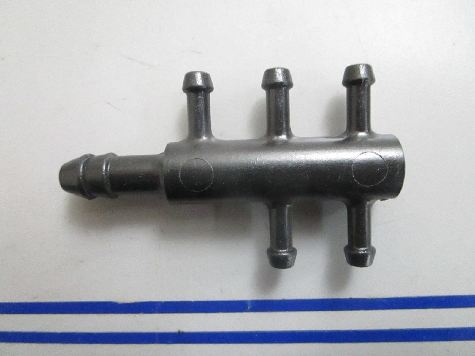*NEW OEM* 0820 OMC Johnson Evinrude Fuel Manifold 394385 0394385