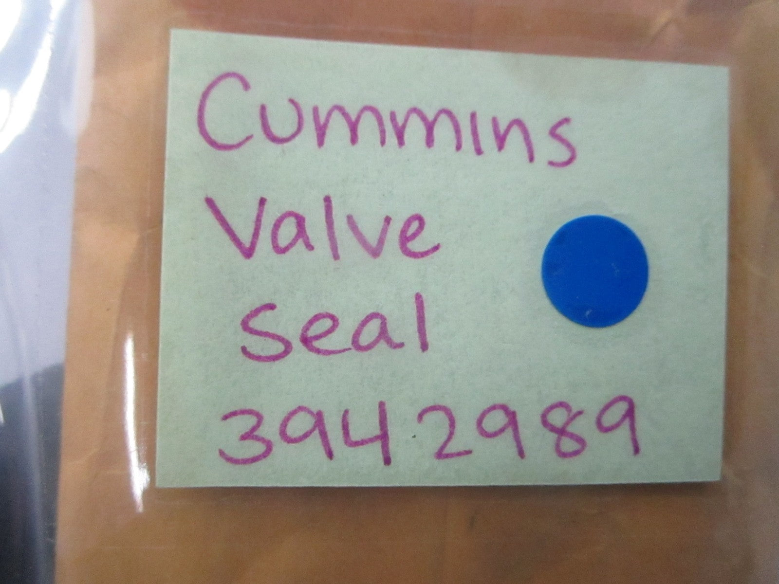 *NEW OEM* 0810 Cummins Valve Seal 3942989