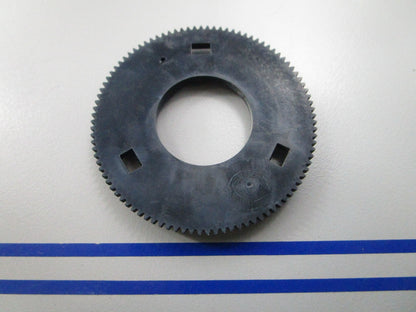 NEW OEM 121597 0121597 OMC Johnson Evinrude Output Gear 0810
