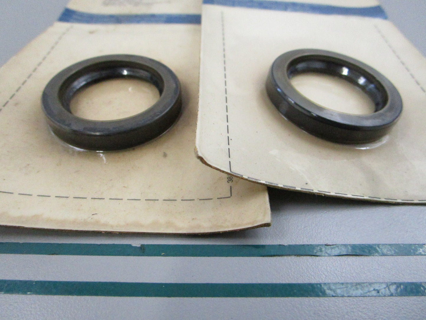 NEW OEM (LOT OF 2) 897426 Volvo Penta Sealing Ring 0810