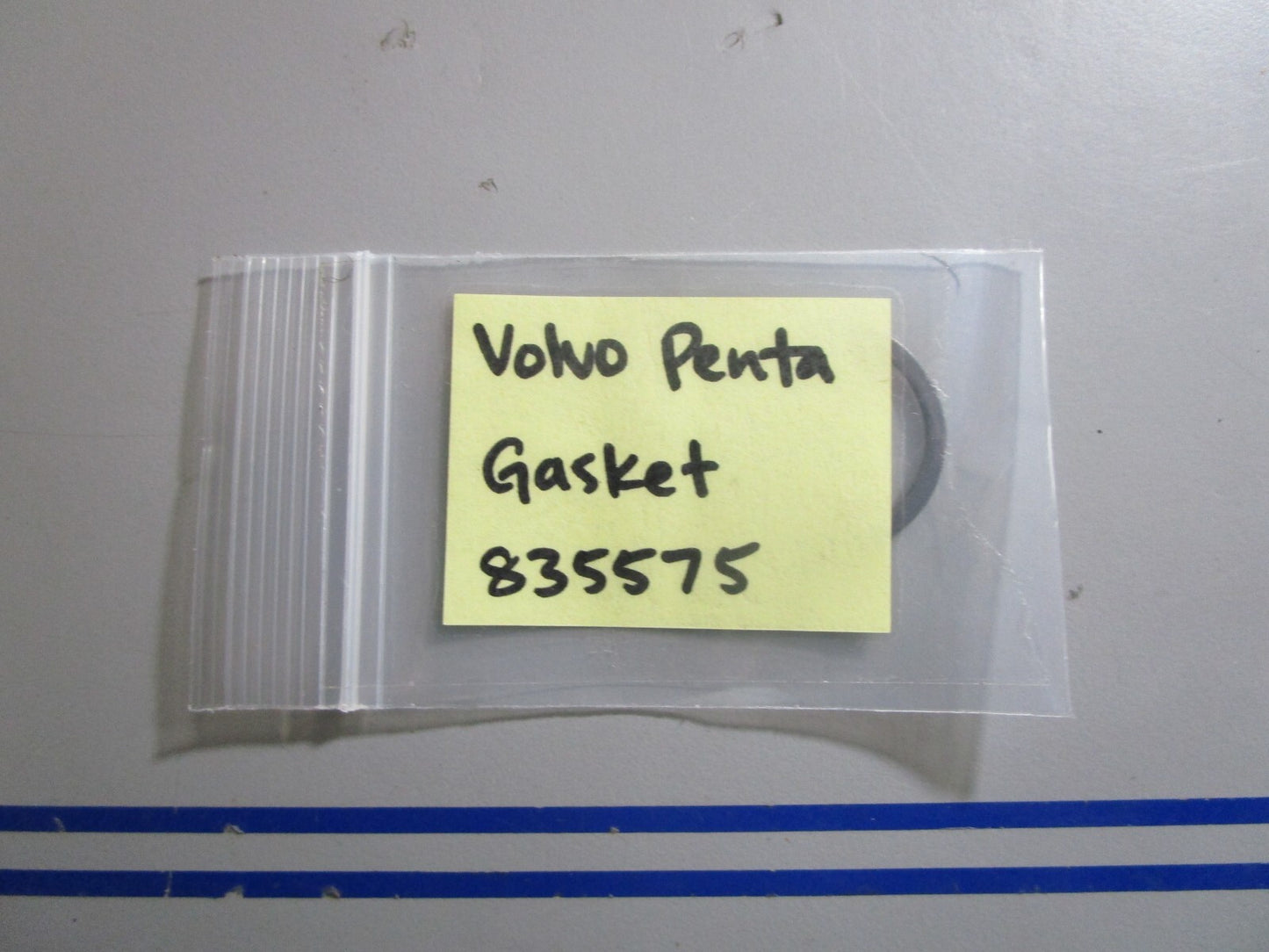 *NEW OEM* 0810 Volvo Penta Gasket 835575