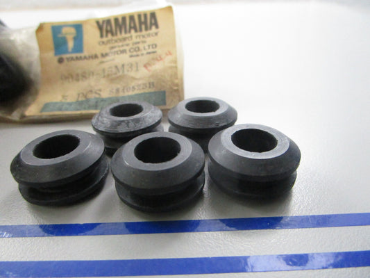 *NEW OEM* (LOT OF 5) 0810 Yamaha Grommet 90480-15M31-00