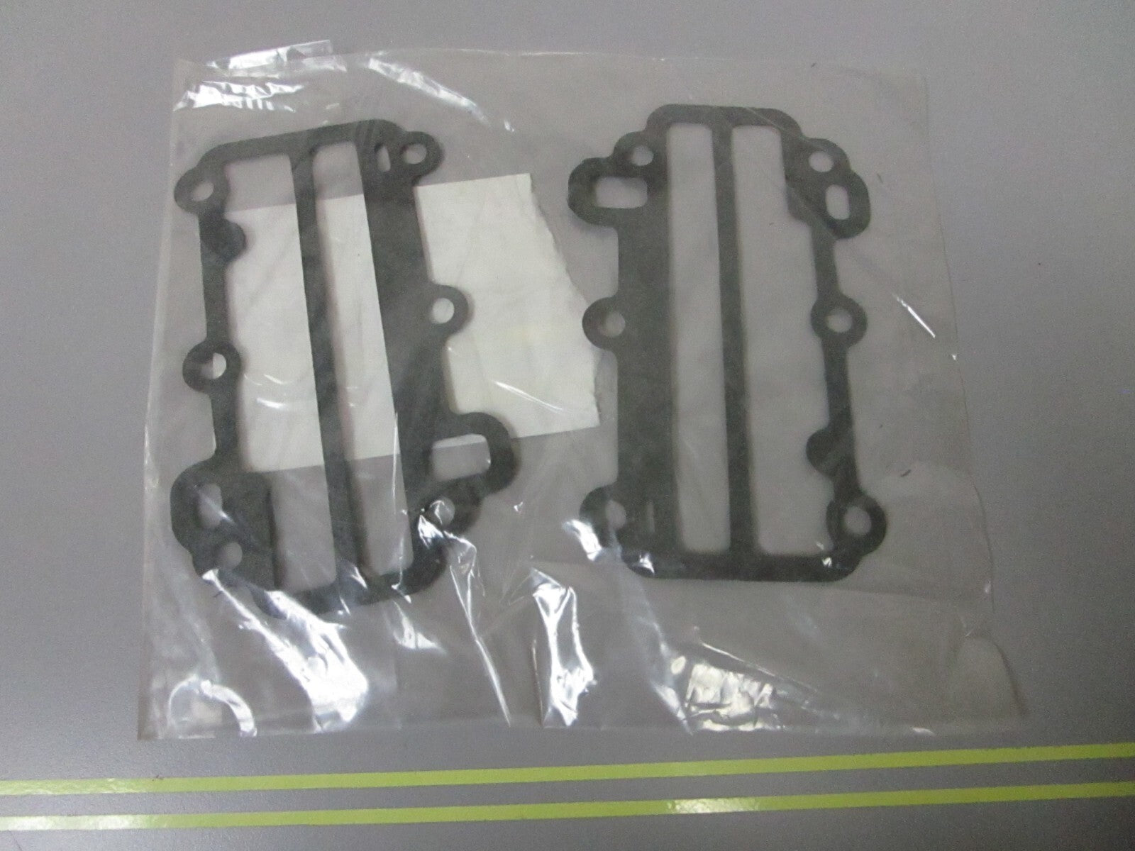 *NEW OEM* (LOT OF 2) 0810 OMC Johnson Evinrude Gasket 325271 0325271