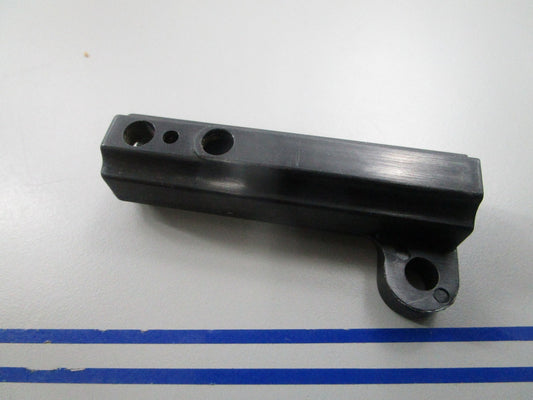 NEW OEM 123440 0123440 OMC Johnson Evinrude Connector 0810