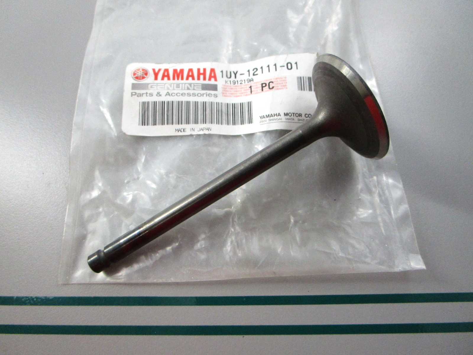 NEW OEM 1UY-12111-01-00 Yamaha Intake Valve 0810
