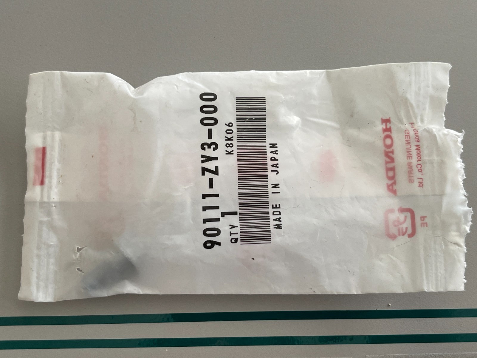 NEW OEM 90111-ZY3-000 Honda 6 X 17 Special Bolt 0810