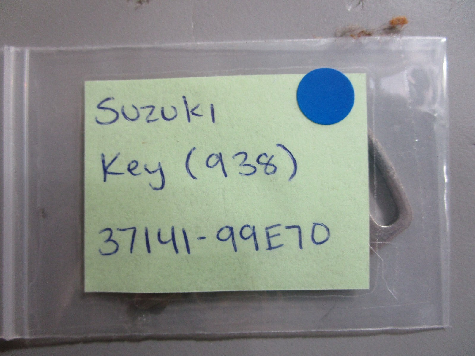 *NEW OEM* 0810 Suzuki Key (938) 37141-99E70