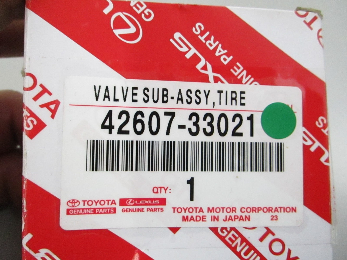NEW OEM 42607-33021 Toyota Tire Valve Sub-Assembly 0810