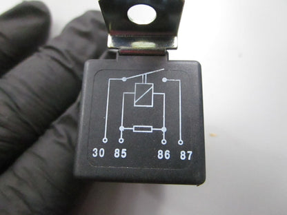 *NEW OEM* 0810 Volvo Penta Relay 873740