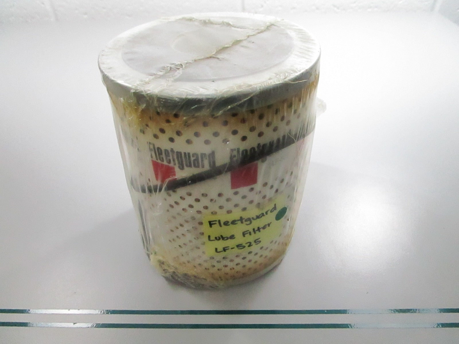 NEW OEM LF-525 Fleetguard Lube Filter 0810