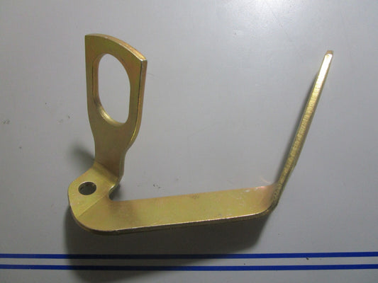 *NEW OEM* 0810 OMC Johnson Evinrude Bracket 913680 0913680