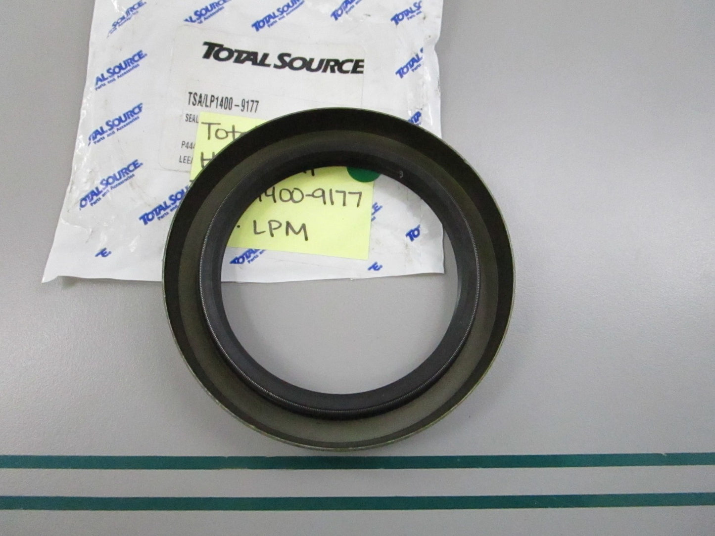 NEW TSA/LP1400-9177 For: LPM Total Source Hub Seal 0810