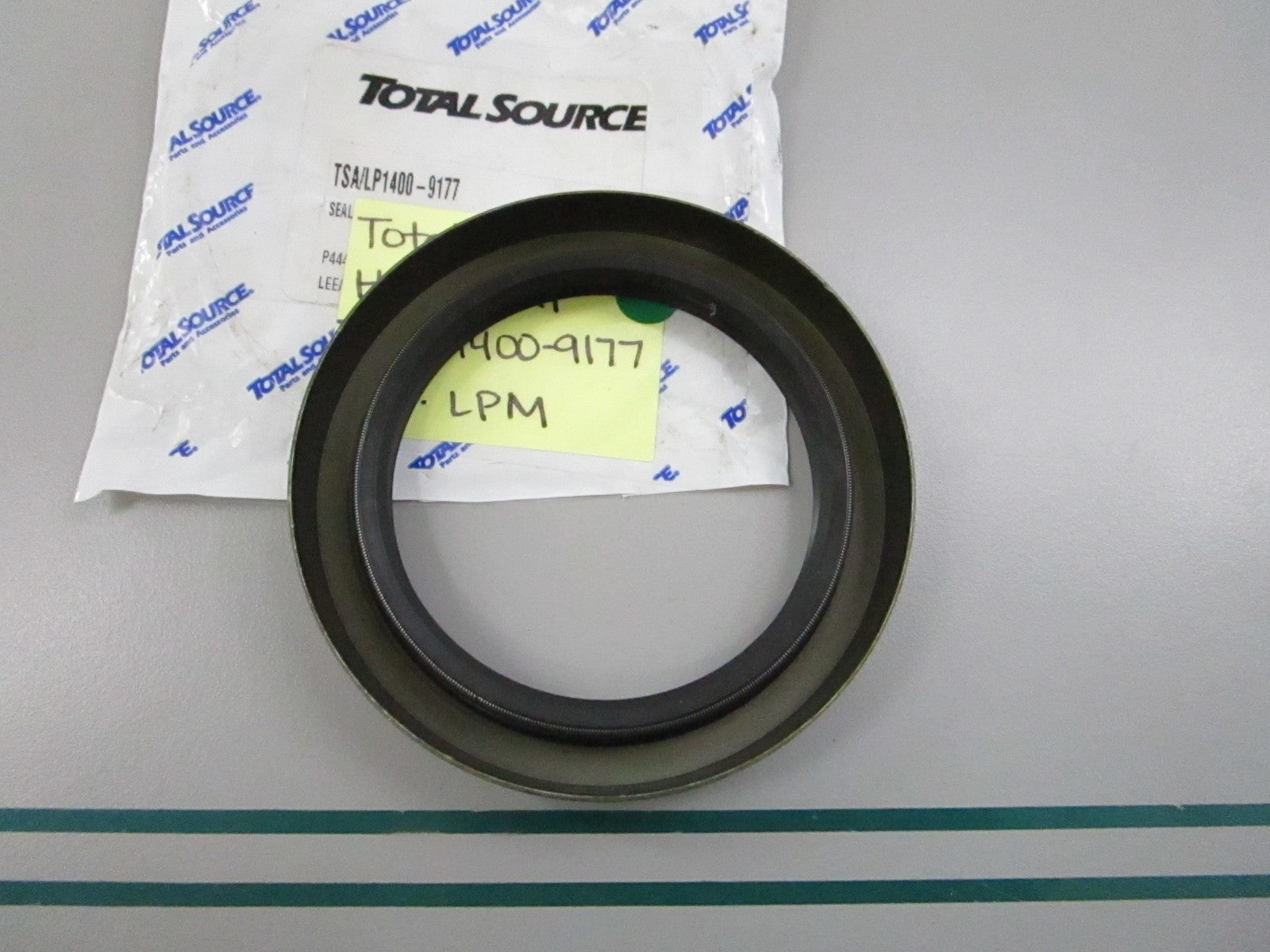 NEW TSA/LP1400-9177 For: LPM Total Source Hub Seal 0810