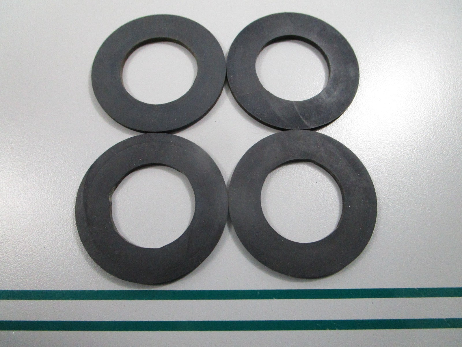 NEW OEM (LOT OF 4) 301835 0301835 OMC Johnson Evinrude Gasket 0810