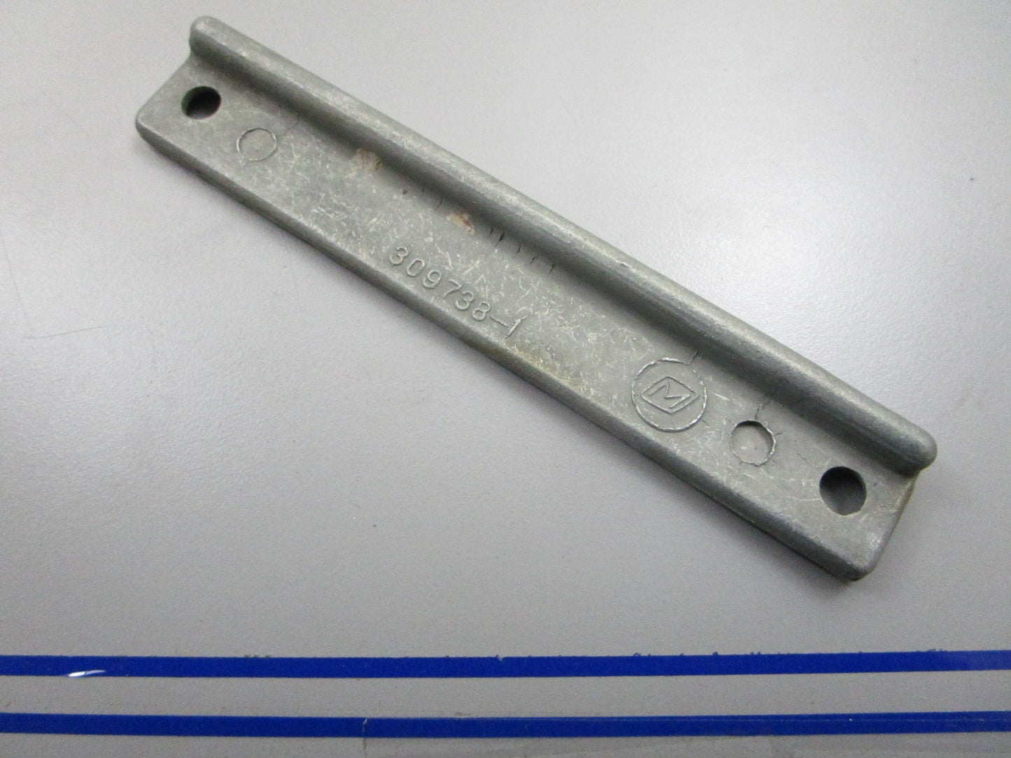 *NEW OEM* 0810 OMC Johnson Evinrude Bracket Plate 309738 0309738