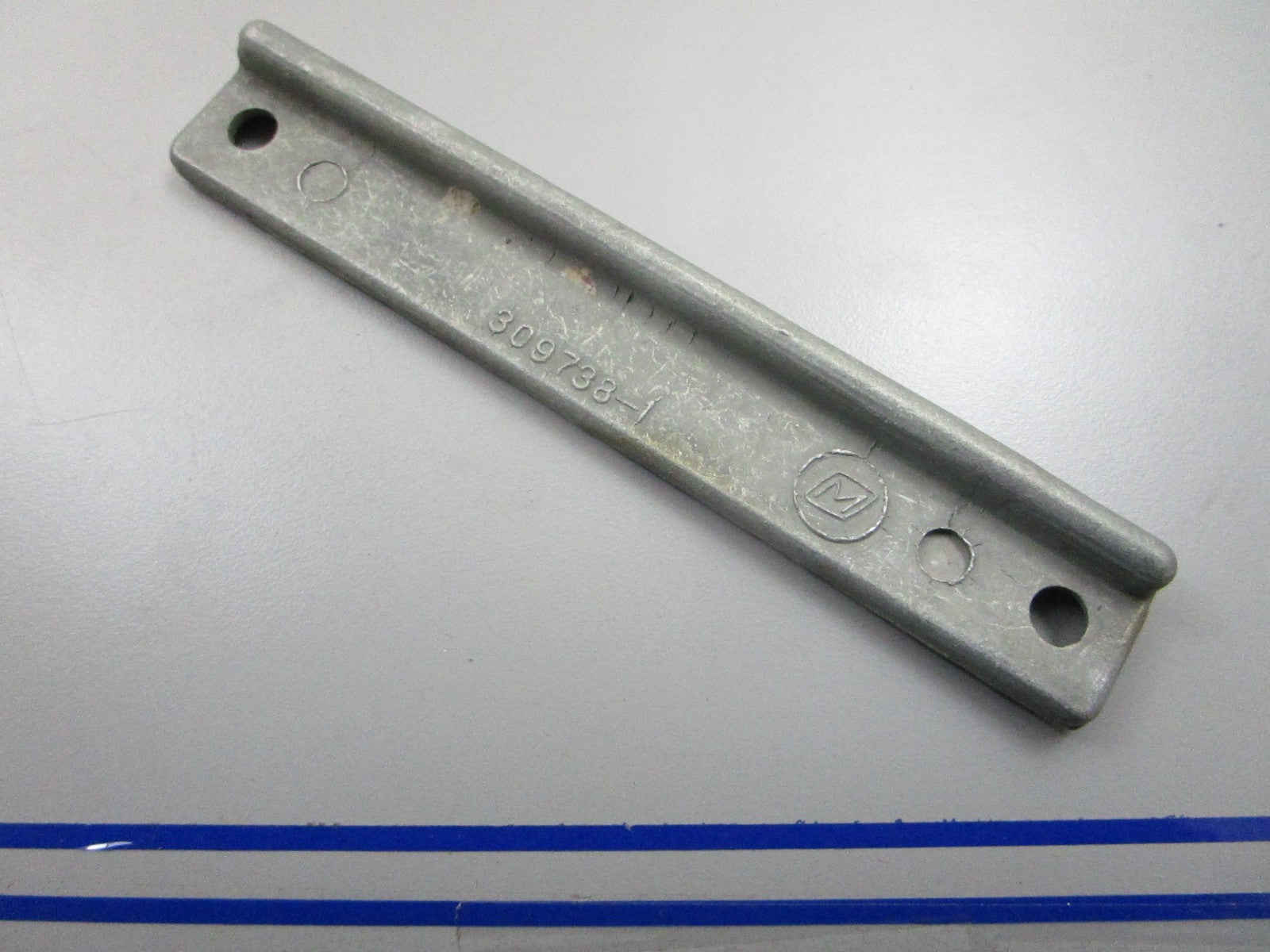 *NEW OEM* 0810 OMC Johnson Evinrude Bracket Plate 309738 0309738