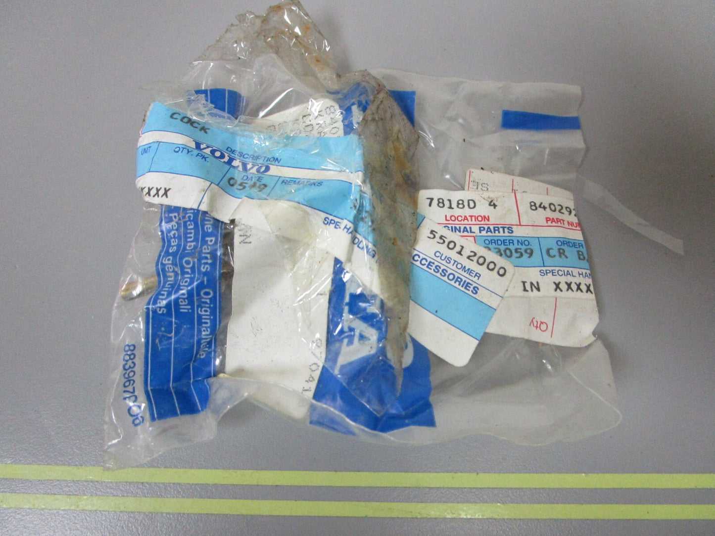 *NEW OEM* 0810 Volvo Penta Shut Off Cock Screw 840292