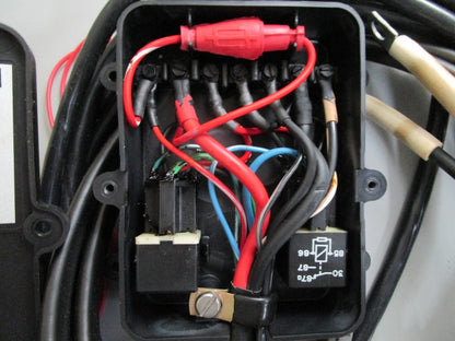 *NEW OEM* 0820 OMC Johnson Evinrude Junction Box & Trim Gauge Kit 174181 0174181