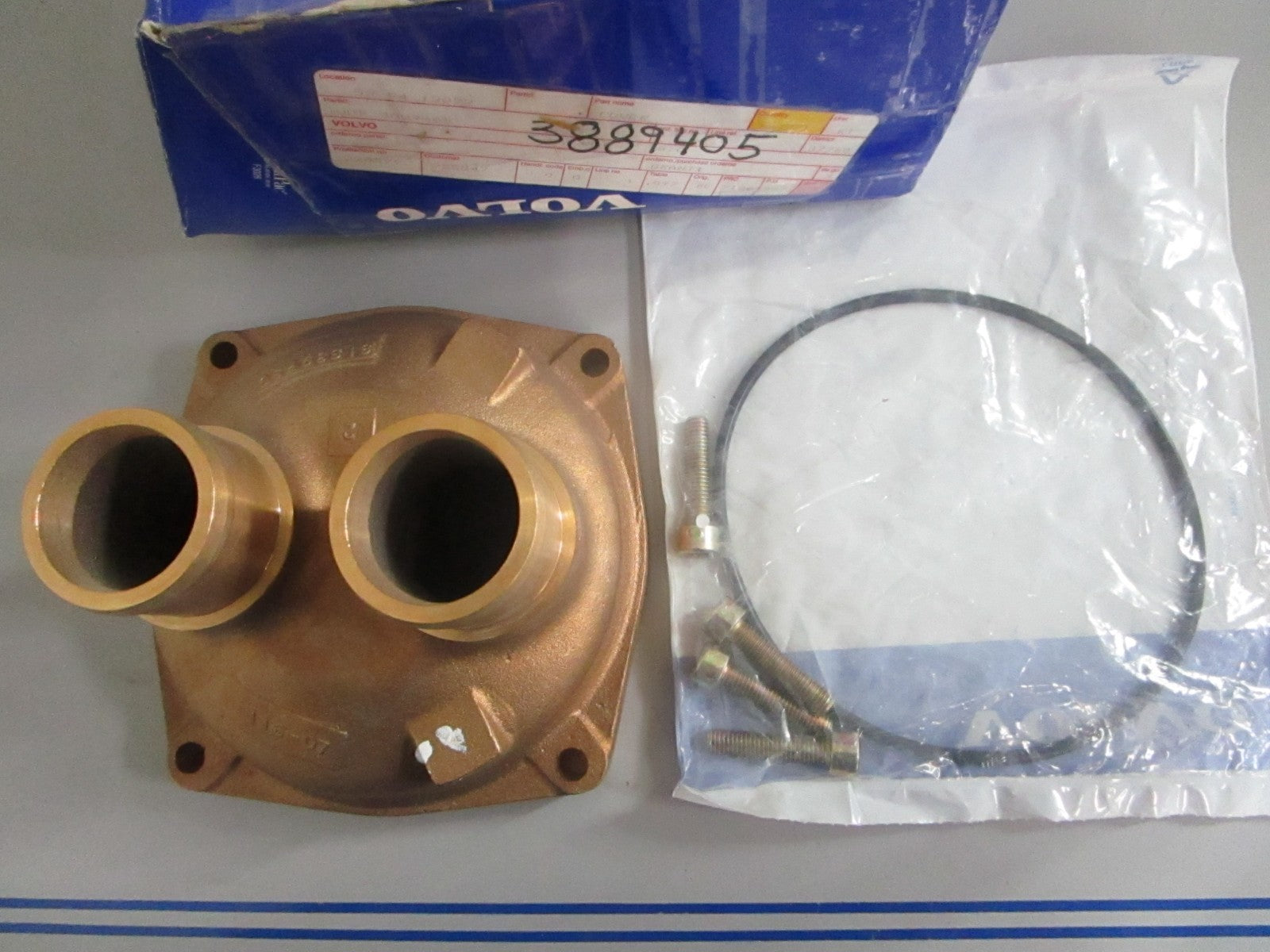 *NEW OEM* 0820 Volvo Penta Cover Kit 3889405