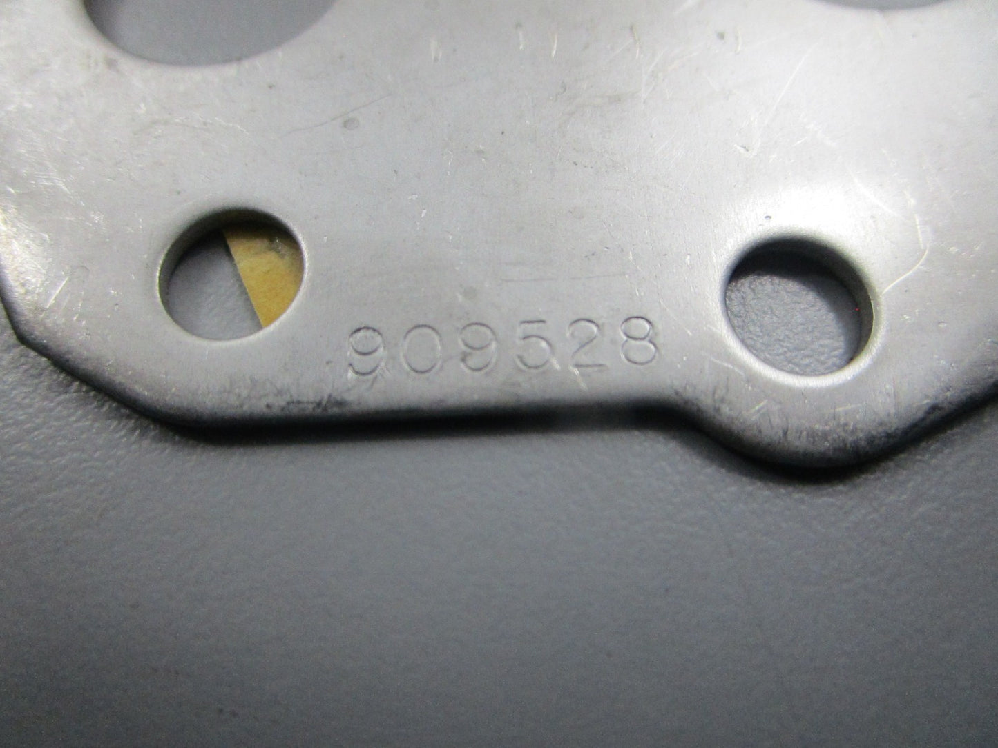 NEW OEM 909528 0909528 OMC Johnson Evinrude Plate 0810