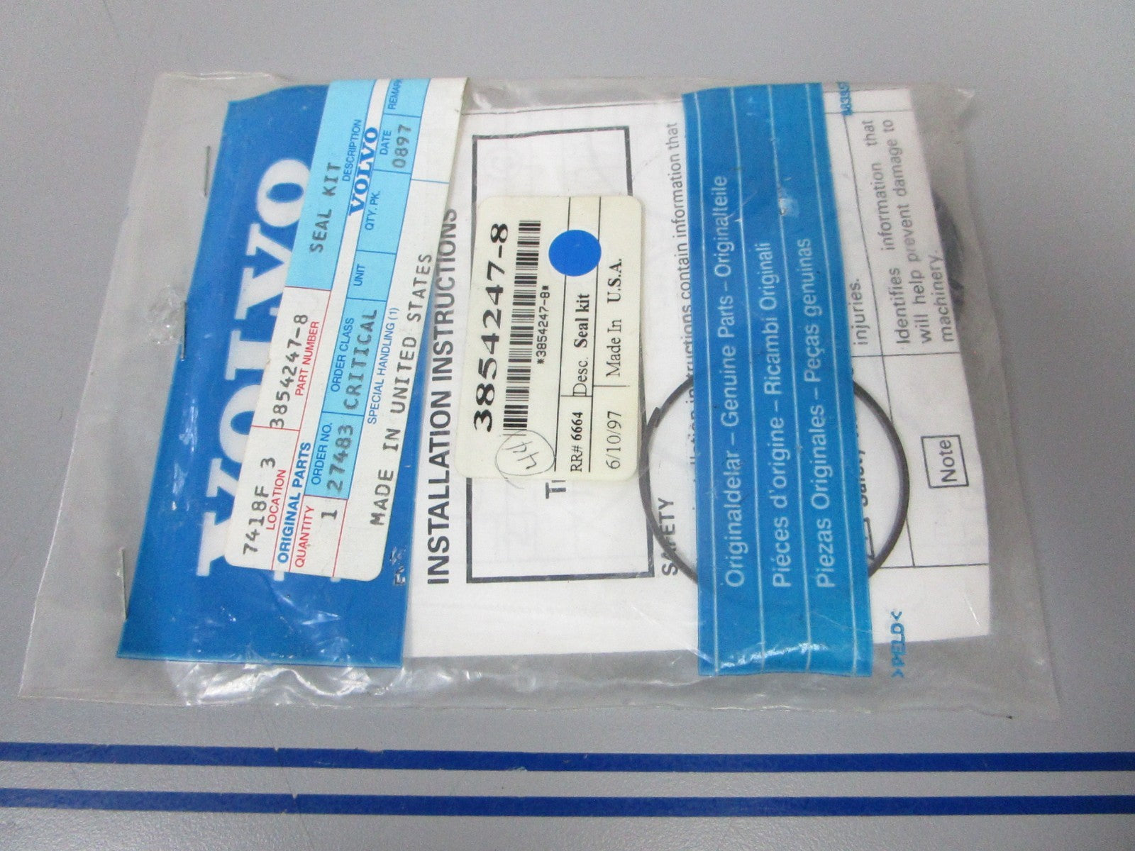 *NEW OEM* 0720 Volvo Penta Seal Kit 3854247-8
