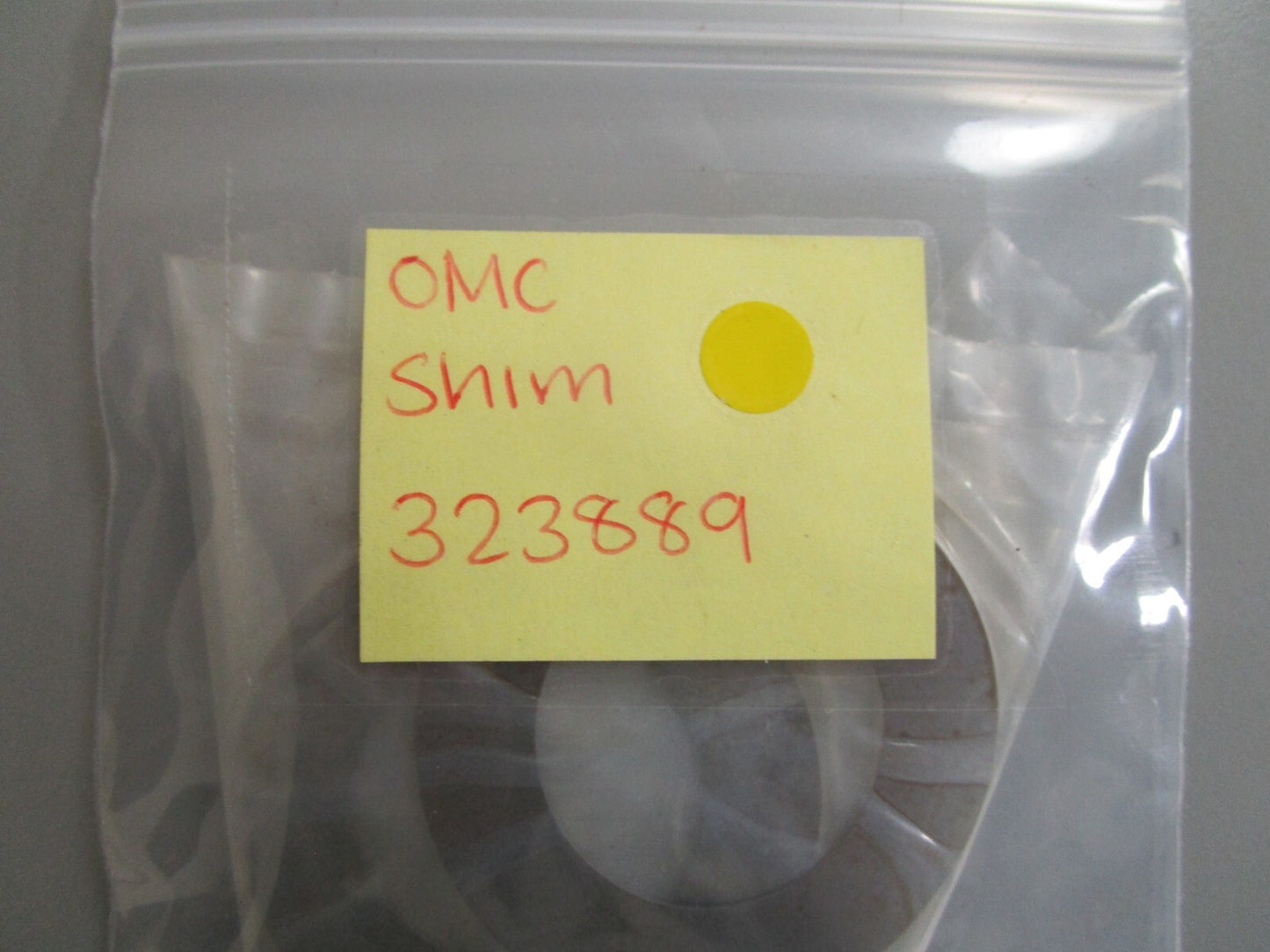 *NEW OEM* (LOT OF 2) 0810 OMC Johnson Evinrude Shim 323889 0323889