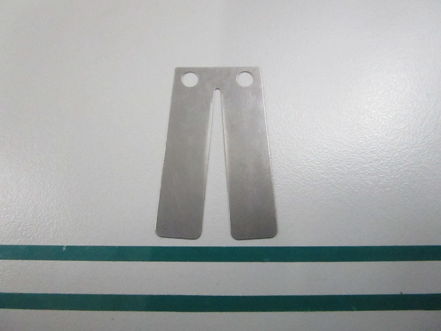 NEW OEM 325267 0325267 OMC Johnson Evinrude Leaf Plate 0810
