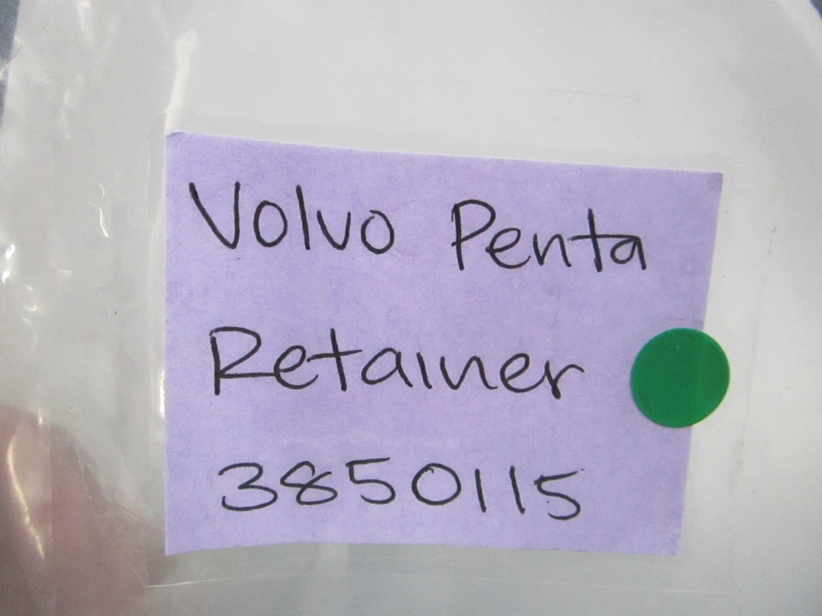 NEW OEM 3850115 Volvo Penta Retainer 0810